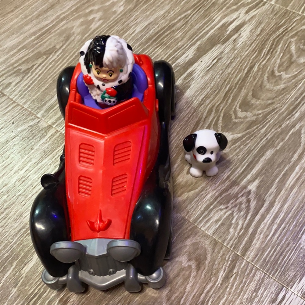 Little People Cruella Deville and Dalmatian puppy